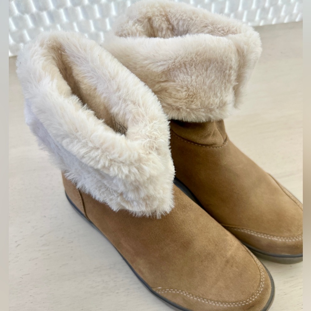 Eddie Bauer Women’s Tan Suede Ankle High Boots With Shearling Cuff Size 6.5 - 7